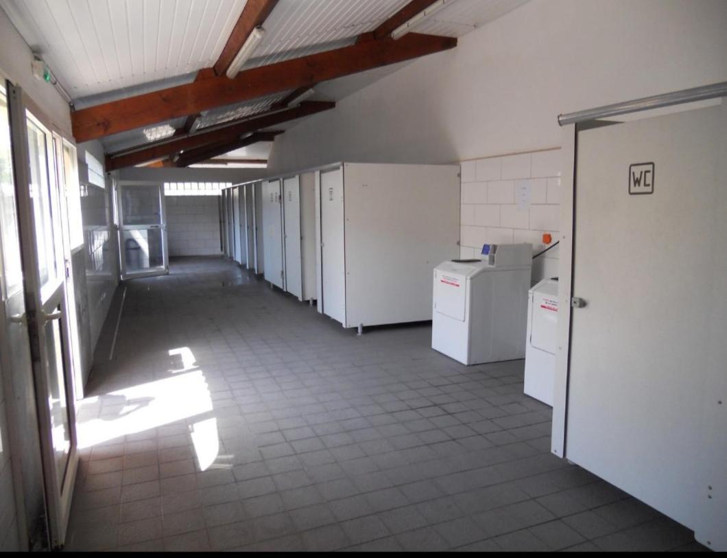Vacances Familiales Dans Camping Avec Piscine Fréjus Extérieur photo