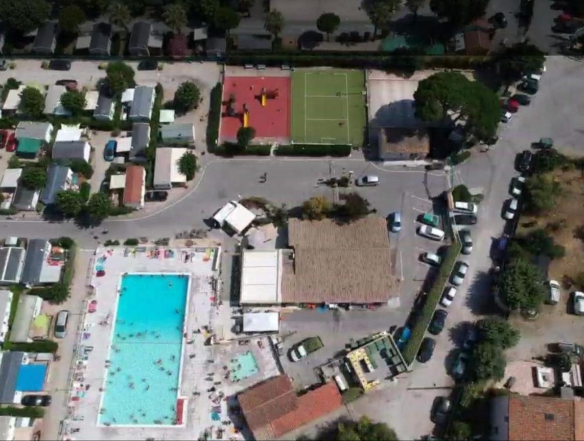 Vacances Familiales Dans Camping Avec Piscine Fréjus Extérieur photo